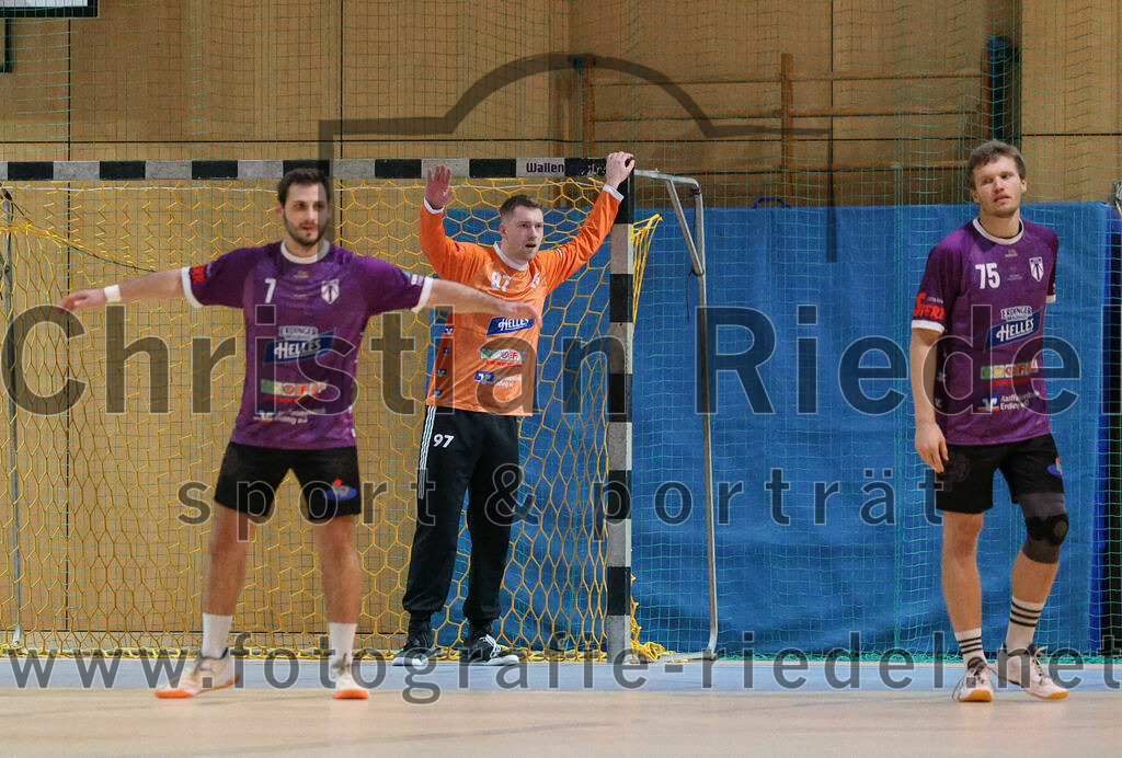 2023-12-09_010_SpVgg_Altenerding_gegen_TSV_Indersdorf | Erding, Deutschland, 09.12.2023:
Handball, Bezirksoberliga Männer 2023 / 2024, 10. Spieltag, SpVgg Altenerding gegen TSV Indersdorf, Endergebnis: 42:25

Simon Rüdiger (SpVgg Altenerding, #7), Ferdinand Mayer (SpVgg Altenerding, #97), Ferdinand Menzel (SpVgg Altenerding, #75)

Foto: Christian Riedel / fotografie-riedel.net