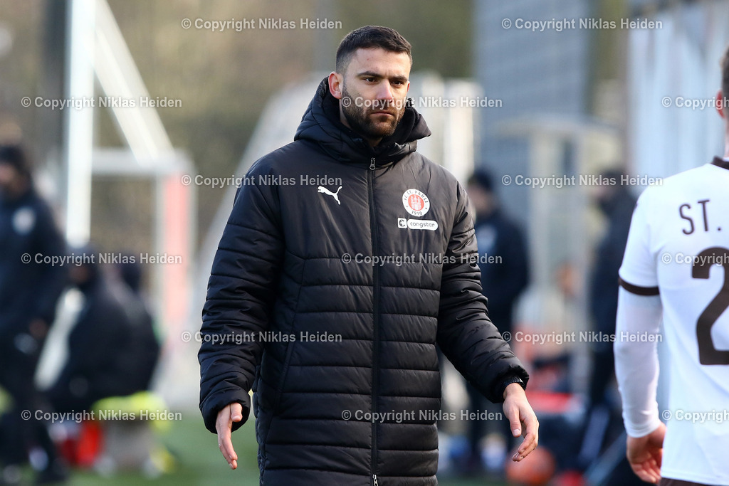 NH_FCStPauliU23_EintrachtBraunschweigU23_Testspiel_02022025 | Max Janta (Co-Trainer, FC St. Pauli U23)Fußball I Herren I Testspiel I Saison 2024-2025 I FC St. Pauli U23 - Eintracht Braunschweig U23 I 02.02.2025 I Sportplatz Brummerskamp