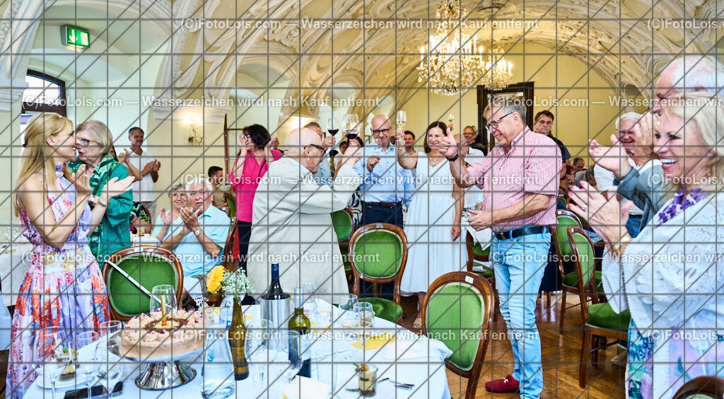 ALP9674_XXXX-Chopin-Festival_Torte_Kanitzer Theodor | (C)FotoLois.com, Alois Spandl. XXXX. Chopin-Festival in der Kartause Gaming, DINNERKONZERT mit Vera Kostner (Violine), Manfred Wagner-Artzt (Klavier), Clara Biermasz (Klavier), Lieke Te Winkel (Violine) und Adam Javorkai (Violoncello) im Prätatensaal, Sa 17. August 2024.