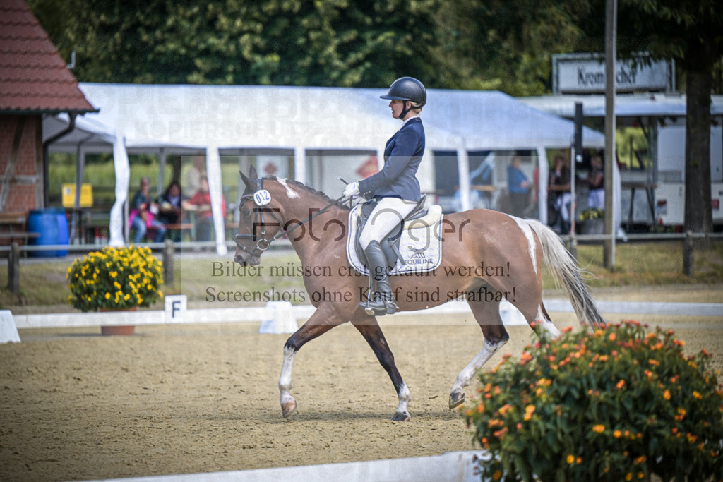 DOS_3429 | Entdecke hochwertige Reitturnierfotos von Foto Oger. Professionell, emotional und authentisch – jetzt Lieblingsmomente im Shop bestellen.Deutschlandweite Turnierfotografie. - Realisiert mit Pictrs.com