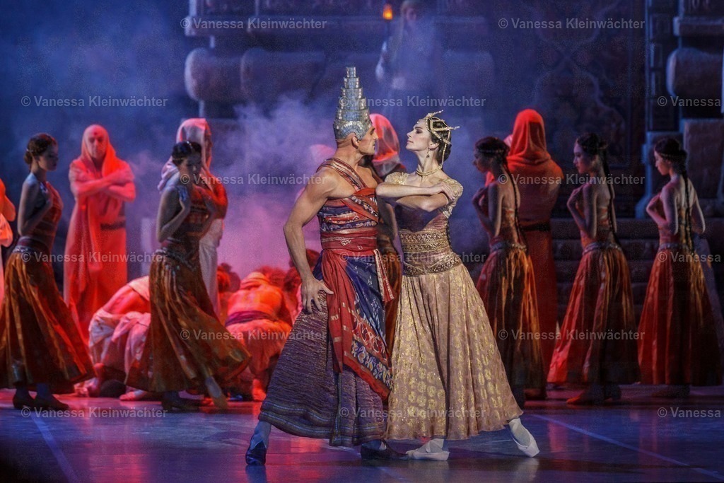  Ballett "La Bayadère" (Fotoprobe) in der Staatsoper unter den Linden | Berlin, 02.11.2018: Fotoprobe des Balletts "La Bayadere" in der Staatsoper Unter Den Linden.  - Realisiert mit Pictrs.com
