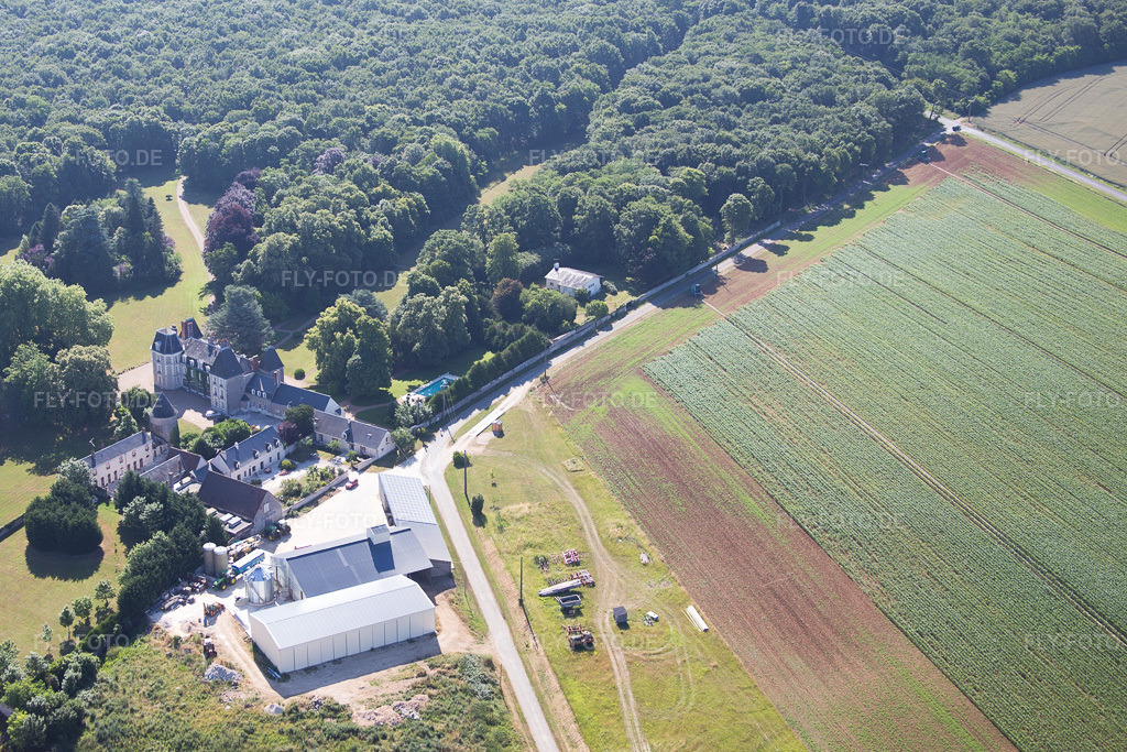 Luftbild: Ortsansicht in Landes-le-Gaulois im Bundesland Loir-et-Cher in Frankreich. Foto: IMG_082245.jpg vom 20.06.2015 durch Werner Riehm/FLY-FOTO.de