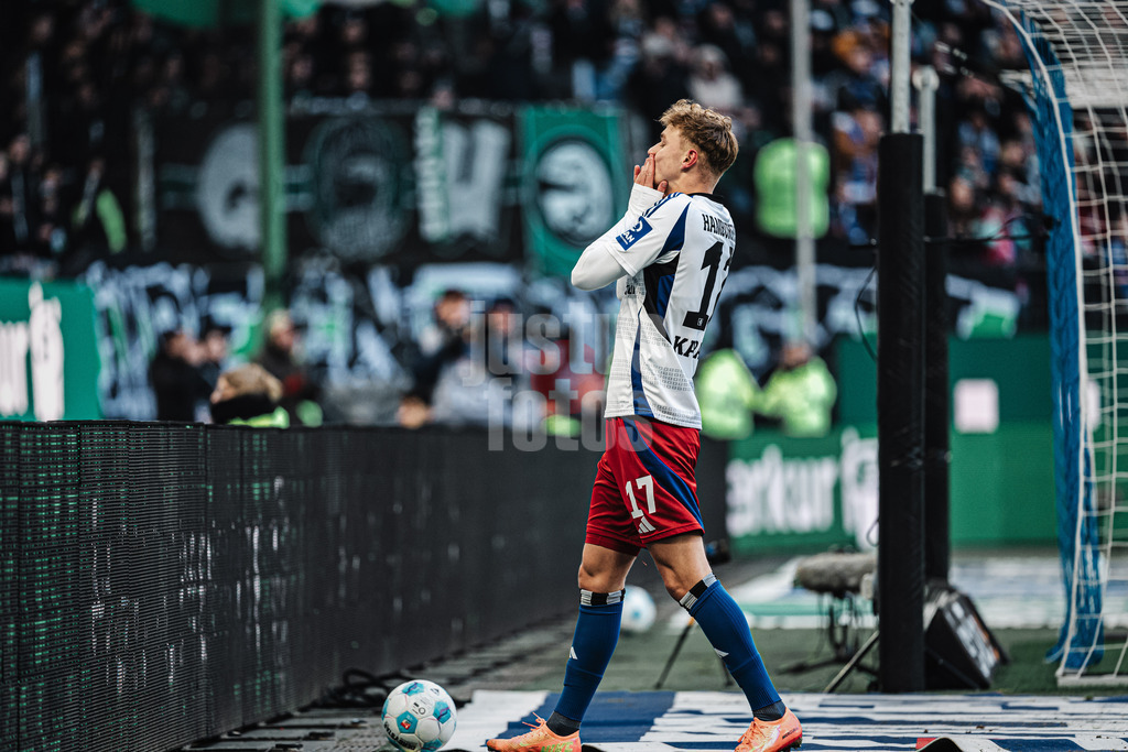 Fußball | Männer | Saison 2024/2025 | 2. Fußball-Bundesliga | 20. Spieltag | Hamburger SV vs. Hannover 96 | 02.02.2025 | Adam Karabec (#17, HSV) ärgert sich