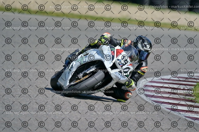 26BT02-1181 | markuskiefer.com - Realisiert mit Pictrs.com