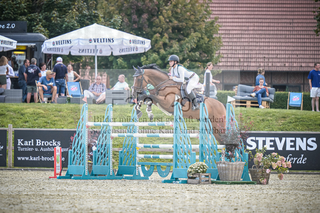DOS_2965 | Entdecke hochwertige Reitturnierfotos von Foto Oger. Professionell, emotional und authentisch – jetzt Lieblingsmomente im Shop bestellen.Deutschlandweite Turnierfotografie. - Realisiert mit Pictrs.com