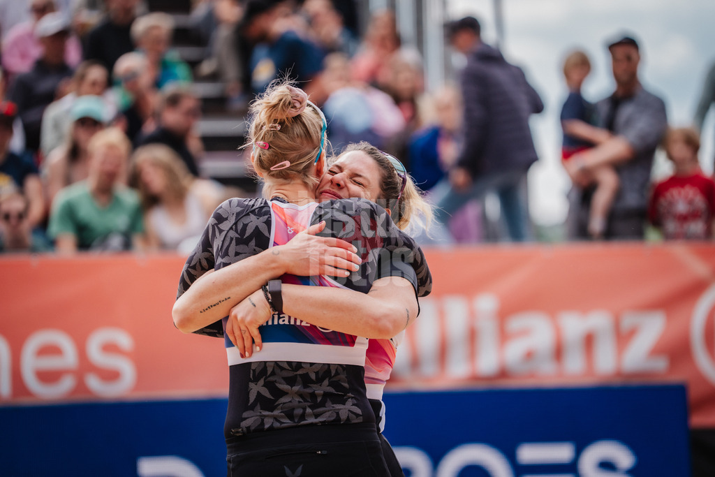Beachvolleyball | Frauen | Allianz German Beach Tour 2025 | Tourstop Düsseldorf | 17.05.2025 | v.l. Sarah Schneider und Sandra Ferger
