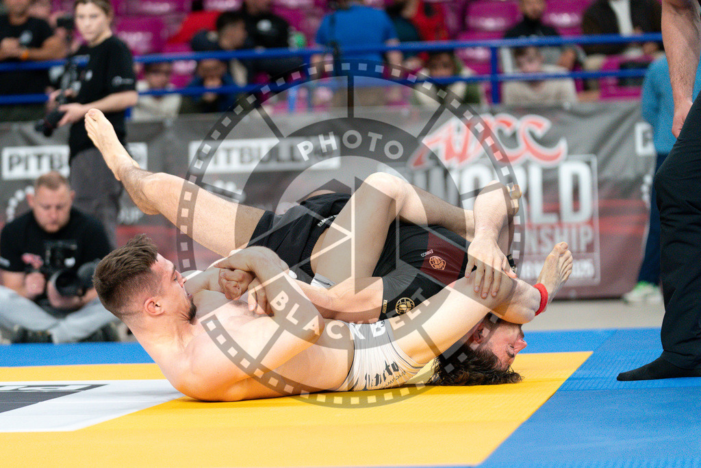 20250517PBB1822 | Athletes compete during the first day of the ADCC Amateur World Championship on May 15, 2025 in Warsaw, Poland. © Chiara Dazi / photoblackbelt