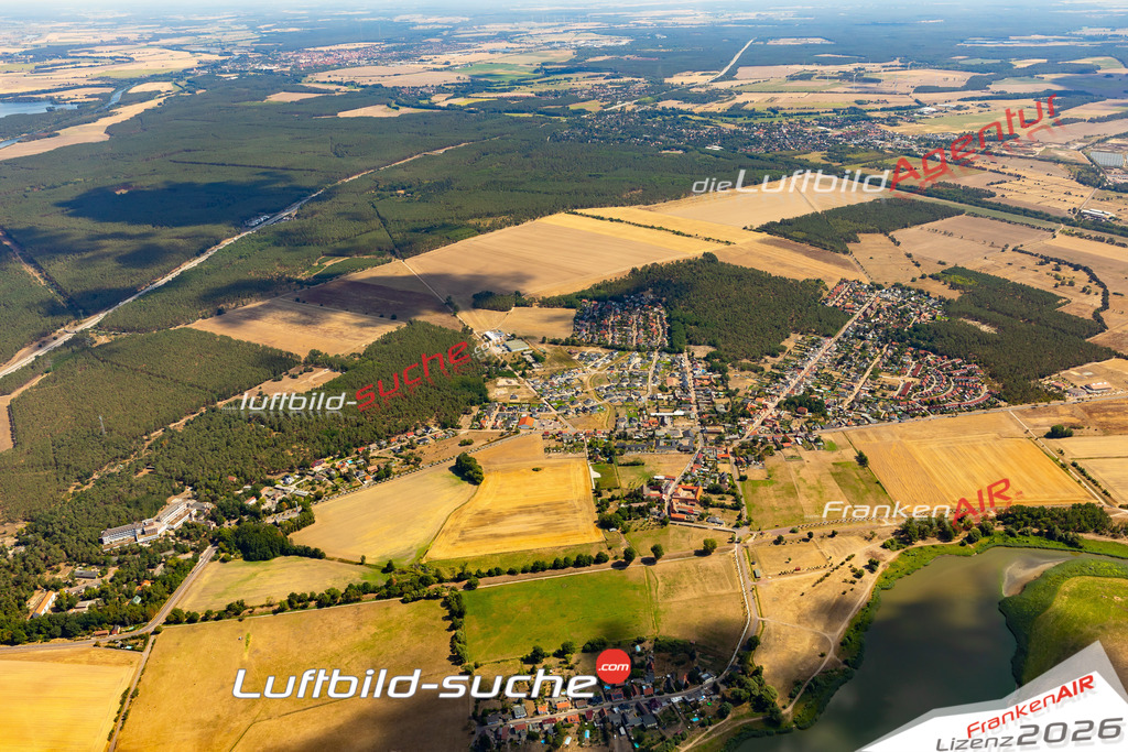 Die Luftaufnahme Lostau - Möser wurde 2022 vom Flugzeug aus (keine Drohne) erstellt. Hohe Auflösung -für große Poster und Wandbilder geeignet - Garantiert!