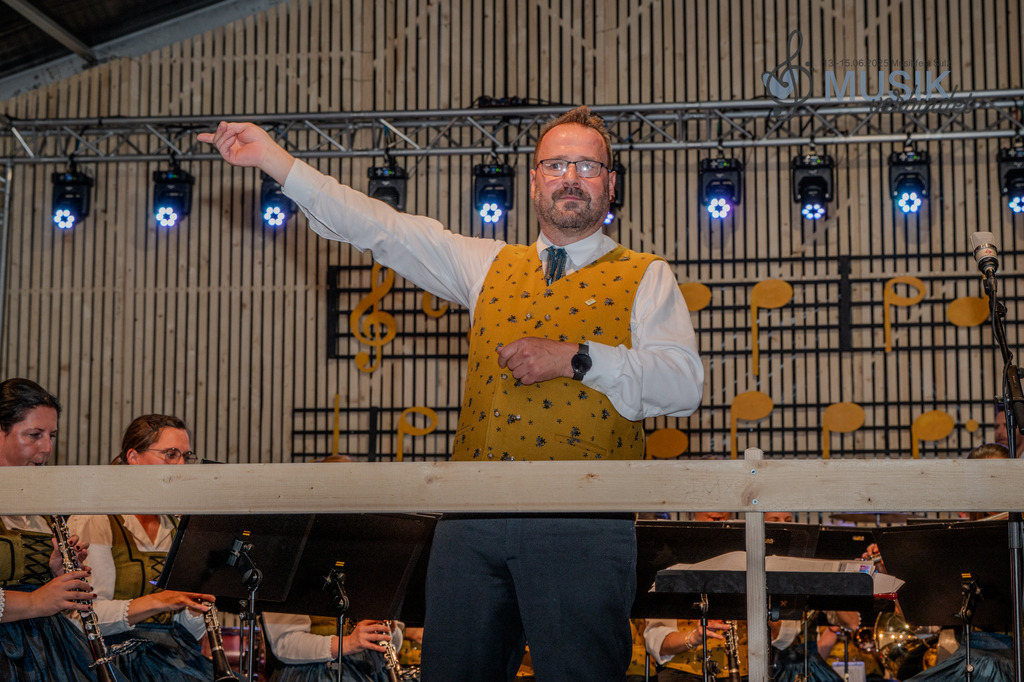 DSC_6332 | "Fussifoto.com – Ihr Ansprechpartner für hochwertige Fotografie! Entdecken Sie kreative Bilder und professionelle Dienstleistungen. Kontaktieren Sie uns für Ihre Projekte!"