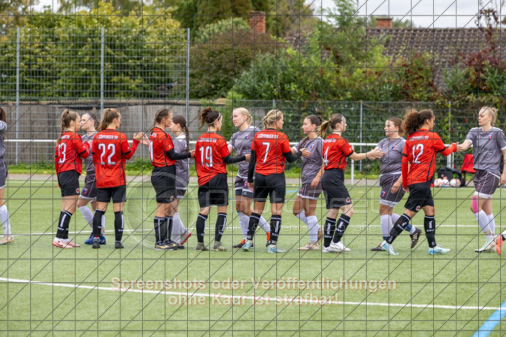 20251005_110137_0061 | #,1.Göppinger SV (rot) vs. SGM Aufhausen/Nellingen (grau), Fußball, Frauen-Regionenliga 3 - WfV, 04. Spieltag, Saison 2025/2026, Kunstrasenplatz Nord, Hohenstaufenstr. 116, 73033 Göppingen, 05.10.2025 - 11:00 Uhr,Foto: PhotoPeet-Sportfotografie/Peter Harich