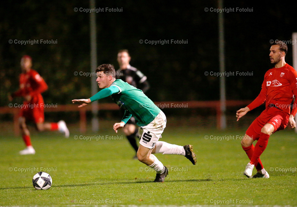 A_LUI_311025_11 | SPORT FUSSBALL REGIONALLIGA MITTE ASKOE OEDT-SC WEIZ 31.10.2025 IM BILD: LUKAS TURSCH (OEDT) UND MARVIN HERNAUS (WEIZ ) FOTO:FOTOLUI