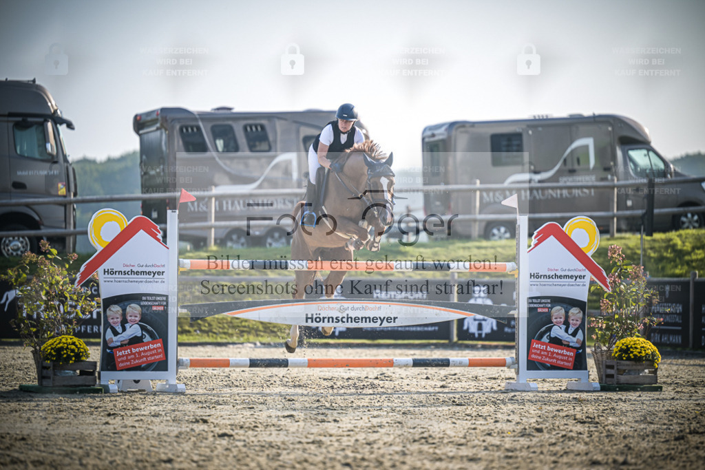 DOS_1702 | Entdecke hochwertige Reitturnierfotos von Foto Oger. Professionell, emotional und authentisch – jetzt Lieblingsmomente im Shop bestellen. - Realisiert mit Pictrs.com