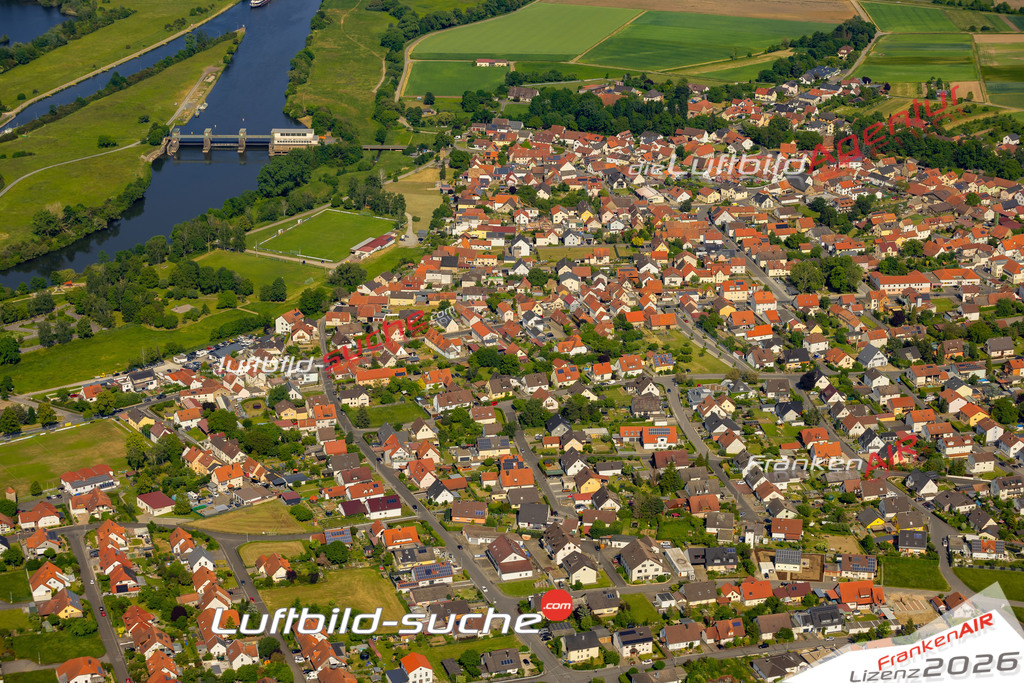Das Luftbild zeigt  Knetzgau - Die Luftaufnahme wurde 2023 vom UL-Flugzeug aus erstellt ( keine Drohne ) - Hochauflösende Luftaufnahme - Für grossformatige Ausdrucke geeignet. Die Geschenkidee !Mit Lizenz und Bildrechte bestellbar