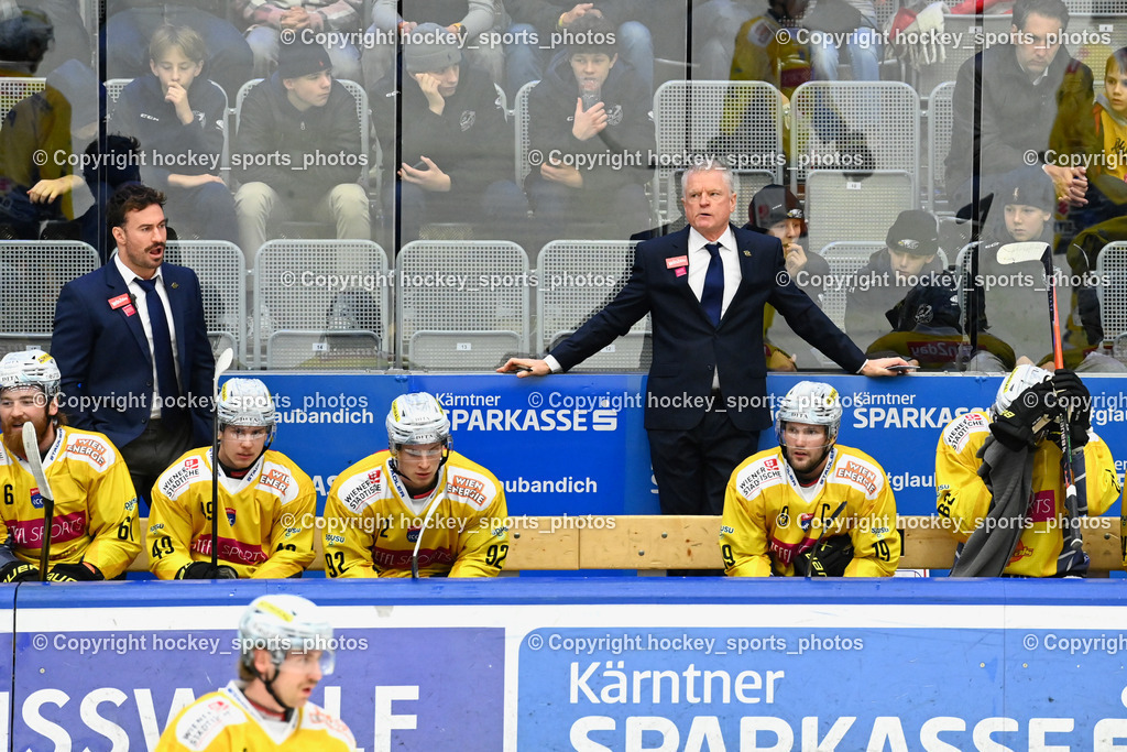 EC IDM WÄRMEPUMPEN VSV vs. Vienna Capitals | Spielerbank Vienna Capitals, Headcoach Vienna Capitals CONSTANTINE KEVIN, Asisstentcoach Vienna Capitals Rafael Rotter, EC IDM WÄRMEPUMPEN VSV vs. Vienna Capitals, EC IDM WÄRMEPUMPEN VSV vs. Vienna Capitals am 16.11.2025 in Villach (Stadthalle Villach), Austria, (Photo by Bernd Stefan)