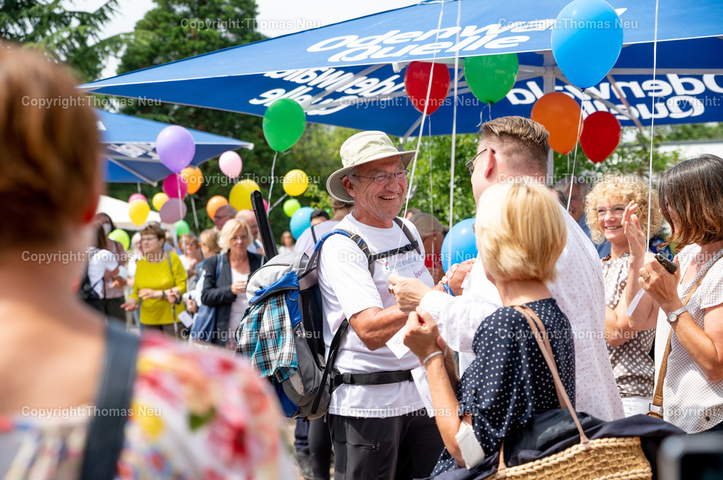 DSC_8625 | Zieleinlauf des Hospizlaufes mit  Gunter Lutzi, - zugleich Unterstützer-Fest (statt Sommerfest) des Hospizes - bitte etwas Zeit mitbringen , 
,, Bild: Thomas Neu
