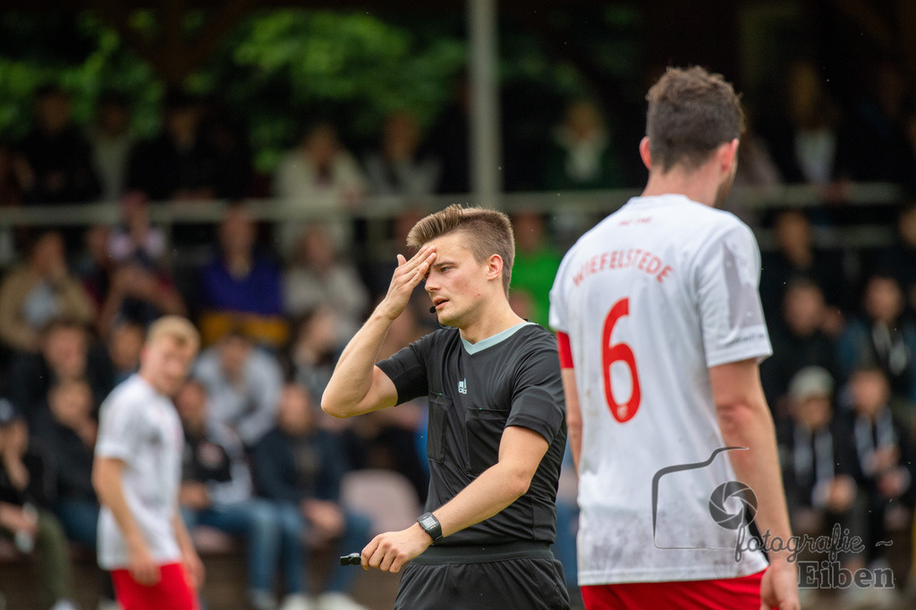 1. FC Ohmstede-SVE Wiefelstede | Herren Kreispokalfinale Jade-Weser-Hunte; 1.FC Ohmestede (gelb) - SVE Wiefelstede (weiß) am 16.06.2024; in Obenstrohe (Plaggenkrugstraße), Photo: Philip Eiben 2024 - Realisiert mit Pictrs.com