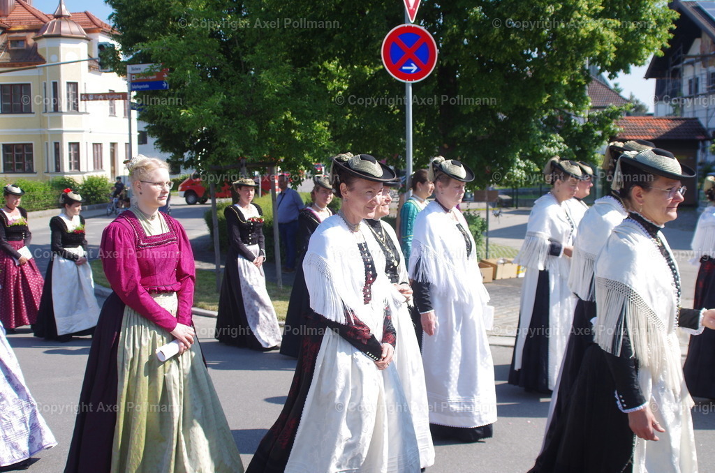 IMGP3338 | fotografiert von Axel PollmannLeonhardi Wallfahrt Benediktbeuern und Murnau, Fronleichnam, Fasching, Landschaft im Loisachtal und Benediktbeuern  - Realisiert mit Pictrs.com