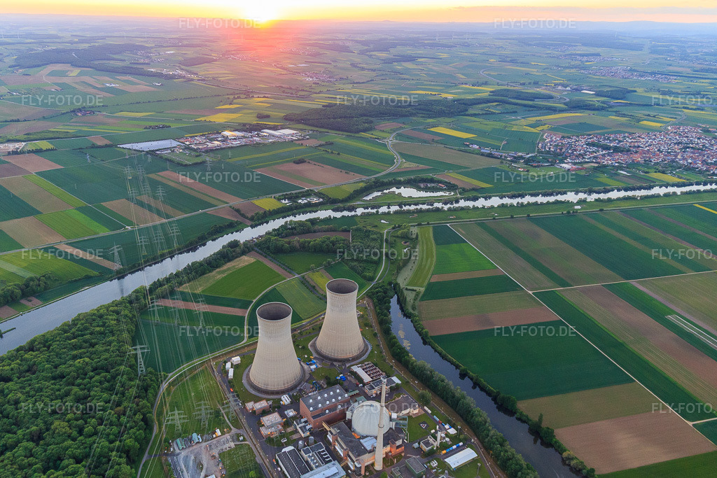 Luftbild: Preussenelektra GmbH — Kernkraftwerk Grafenrheinfeld bei Sonnenuntergang in Grafenrheinfeld im Bundesland Bayern in Deutschland. Foto: IMG_099975.jpg vom 25.05.2017 durch Werner Riehm/FLY-FOTO.deWWW.PREUSSENELEKTRA.DE