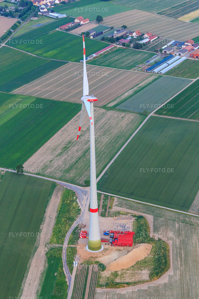Luftbild: Letzte WKA-Baustelle im Hatzenbühler Windpark in Hatzenbühl im Bundesland Rheinland-Pfalz in Deutschland. Foto: IMG_100635.jpg vom 01.06.2017 durch Werner Riehm/FLY-FOTO.de
