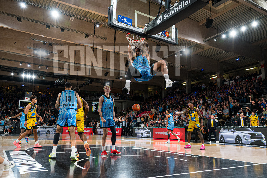 Basketball I Herren I Bundesliga I Saison 2025/2026 I 8. Spieltag I Veolia Towers Hamburg - MHP Riesen Ludwigsburg | CONTRAST ZERØ MEDIA - Realisiert mit Pictrs.com