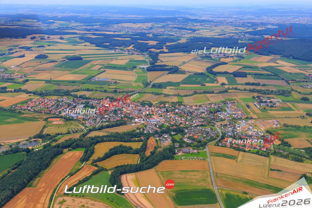 Die Luftaufnahme der Stadt Frensdorf wurde vom UL-Flugzeug heraus erstellt ( keine Drohne )- hohe Auflösung für beste Qualität