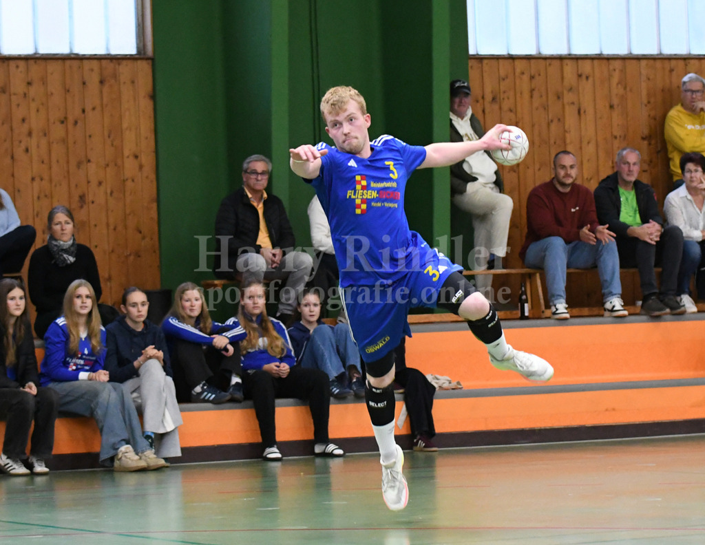 SSG Metten : VfL Waldkraiburg | Tim Weinberger (SSG Metten #3) - Realisiert mit Pictrs.com