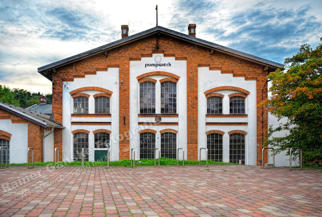 045 Wilhelmshaven sonstiges am Wasser - 17-09-2017 -R Ganske Kopie | Onlineshop mit Bildern von Stränden, Häfen und Meer. Leinwände, Poster, Kalender und andere Materialien erhältlich. Kommerzielle Lizenzen möglich.  - Realisiert mit Pictrs.com
