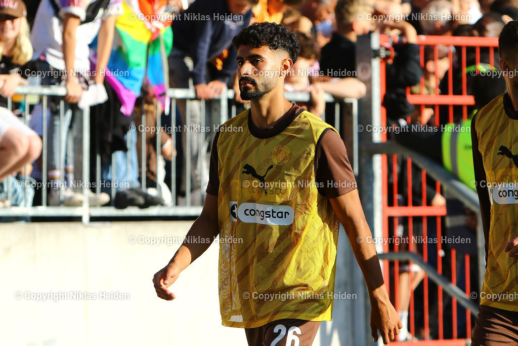 NH_FCStPauli_AtalantaBergamo_Testspiel_09082024 | #26 Elias Saad (FC St. Pauli)Fußball I Herren I Testspiel I Saison 2024-2025 I FC St. Pauli - Atalanta Bergamo I 09.08.2024 I Millerntorstadion