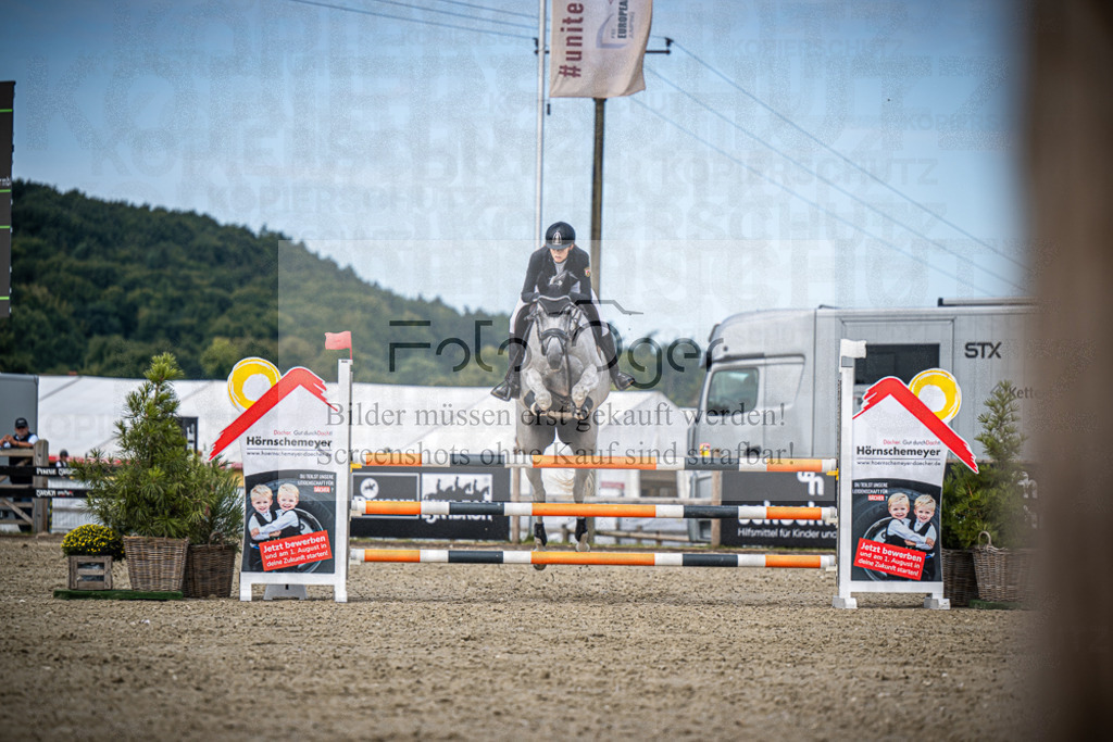 DOS_9913 | Entdecke hochwertige Reitturnierfotos von Foto Oger. Professionell, emotional und authentisch – jetzt Lieblingsmomente im Shop bestellen.Deutschlandweite Turnierfotografie. - Realisiert mit Pictrs.com