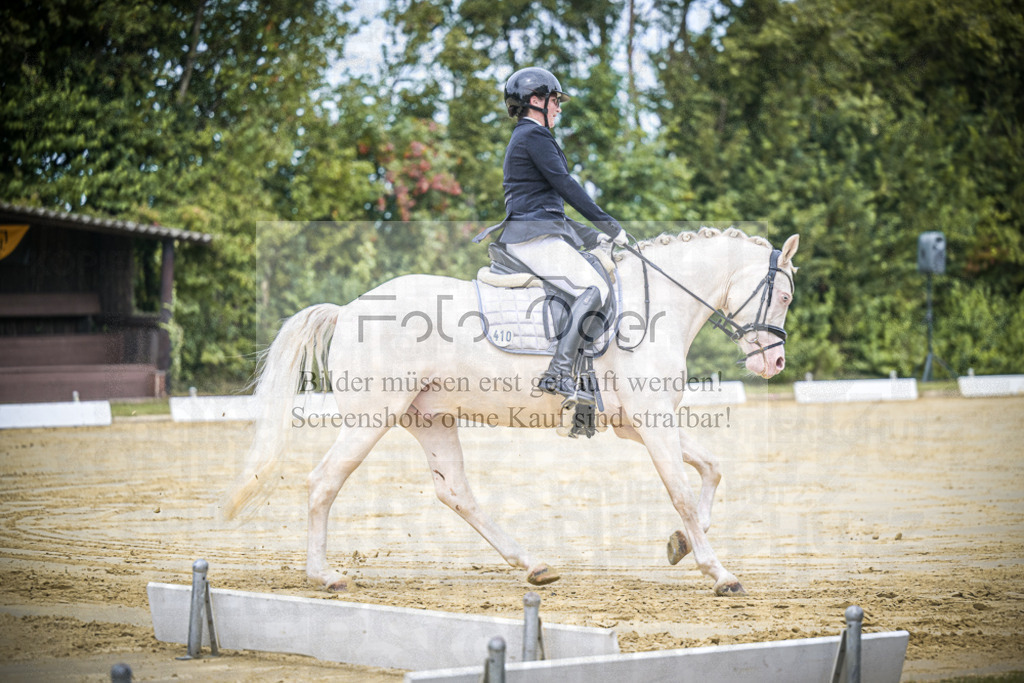 DOS_0824 | Entdecke hochwertige Reitturnierfotos von Foto Oger. Professionell, emotional und authentisch – jetzt Lieblingsmomente im Shop bestellen.Deutschlandweite Turnierfotografie. - Realisiert mit Pictrs.com