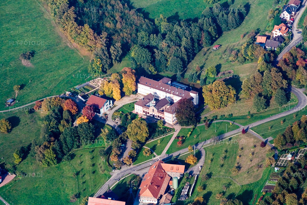Luftbild: Kloster-Oase im Josef-Bäder-Haus im Ortsteil Neusatz in Bühl im Bundesland Baden-Württemberg in Deutschland. Foto: IMG_13964.jpg vom 11.10.2008 durch Werner Riehm/FLY-FOTO.de