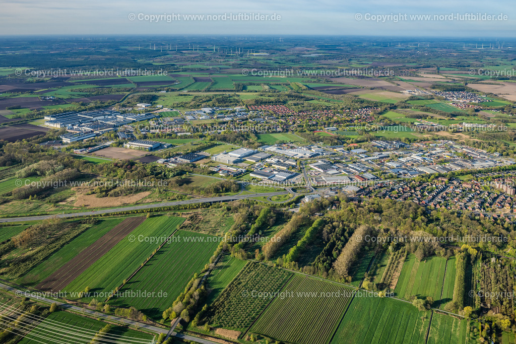 Stade_Süd_Gewerbe_Gebiet_ELS_4498010523 | STADE 01.05.2023 Gewerbegebiet und Firmenansiedlung Stade Süd in Stade in Ottenbeck im Bundesland Niedersachsen, Deutschland. // Industrial estate and company settlement Stade Sued in Stade in the state Lower Saxony, Germany. Foto: Martin Elsen