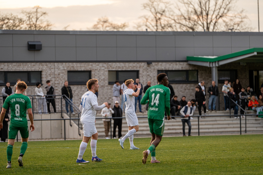 Fußball I Herren I Saison 2025-2026 I Landesliga Weser-Ems I 23. Spieltag I SFN Vechta - BW Lohne II I 00186 | jns.sportfotos - Realisiert mit Pictrs.com