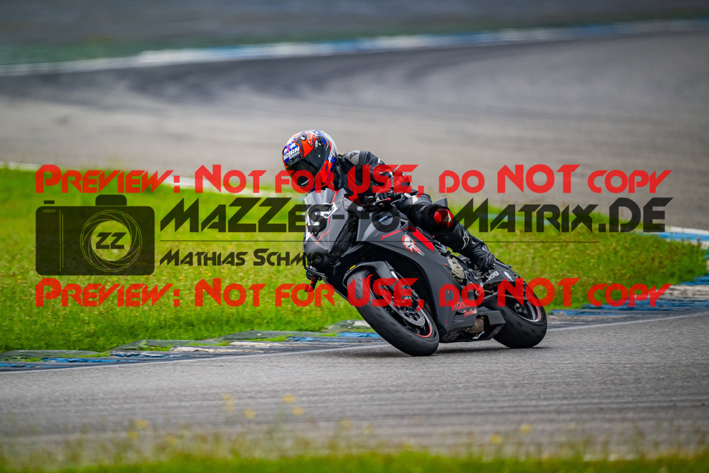 MaZZes_FotoMatrix_240702_6007705_9526 | GELB