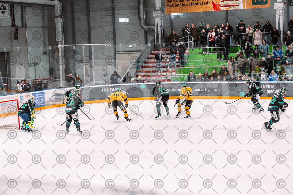 Alligators_vs_Toelz_18_11_2025-40 | Höchstadt Alligators Fotogalerie: Eishockey-Action aus Franken. Professionelle Spielfotos, Portraits & Stadionbilder zum Download. Jetzt entdecken! - Realisiert mit Pictrs.com