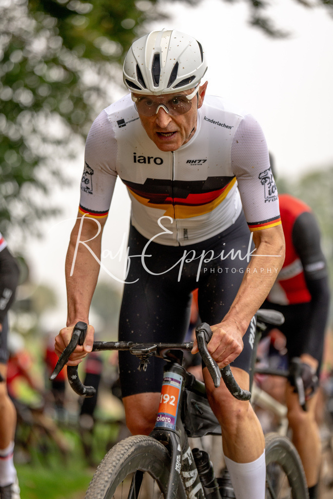 Ralf Eppink Photography 20251011_DSC00638 | Sportfotografie, Eventfotografie, Porträtfotografie, Radsport Fotograf, Triathlon Fotograf, Düsseldorf Fotograf, Köln Fotograf, Actionfotografie, Teamfotografie, Peoplefotografie, Business Portraits, Veranstaltungsfotografie, Reportagefotografie - Realisiert mit Pictrs.com