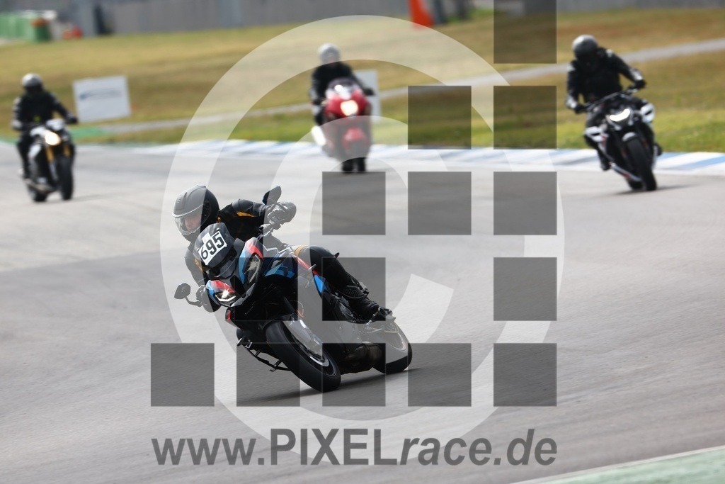 0695-20250529_01312 | Schöne Erinnerungen an spannende Momente - das festzuhalten ist unser Job. PIXELrace.de ist seit 2003 auf den Rennstrecken Europas unterwegs um die Action draußen beim Fahren und die wunderbare Stimmung imm Fahrerlager für euch einzufangen.