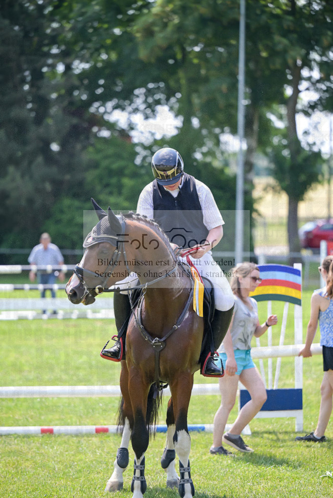 Reitturnier Voxtrup | Entdecke hochwertige Reitturnierfotos von Foto Oger. Professionell, emotional und authentisch – jetzt Lieblingsmomente im Shop bestellen.Deutschlandweite Turnierfotografie. - Realisiert mit Pictrs.com