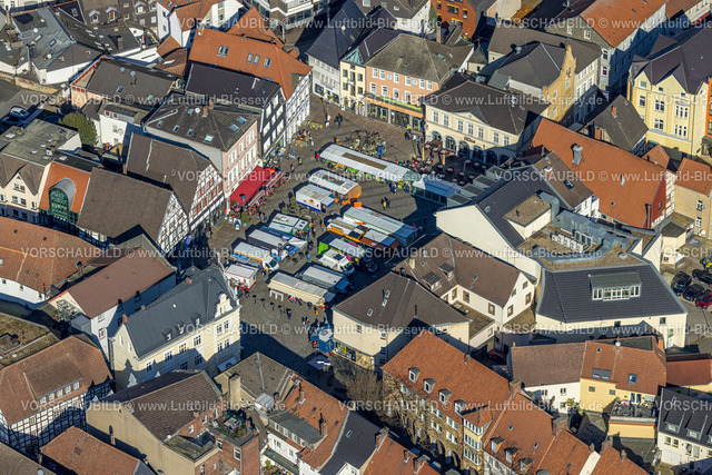 Unna230213422 | Luftbild, Altstadt mit Fachwerkhäusern und Wochenmarkt auf dem Marktplatz, Unna, Ruhrgebiet, Nordrhein-Westfalen, Deutschland