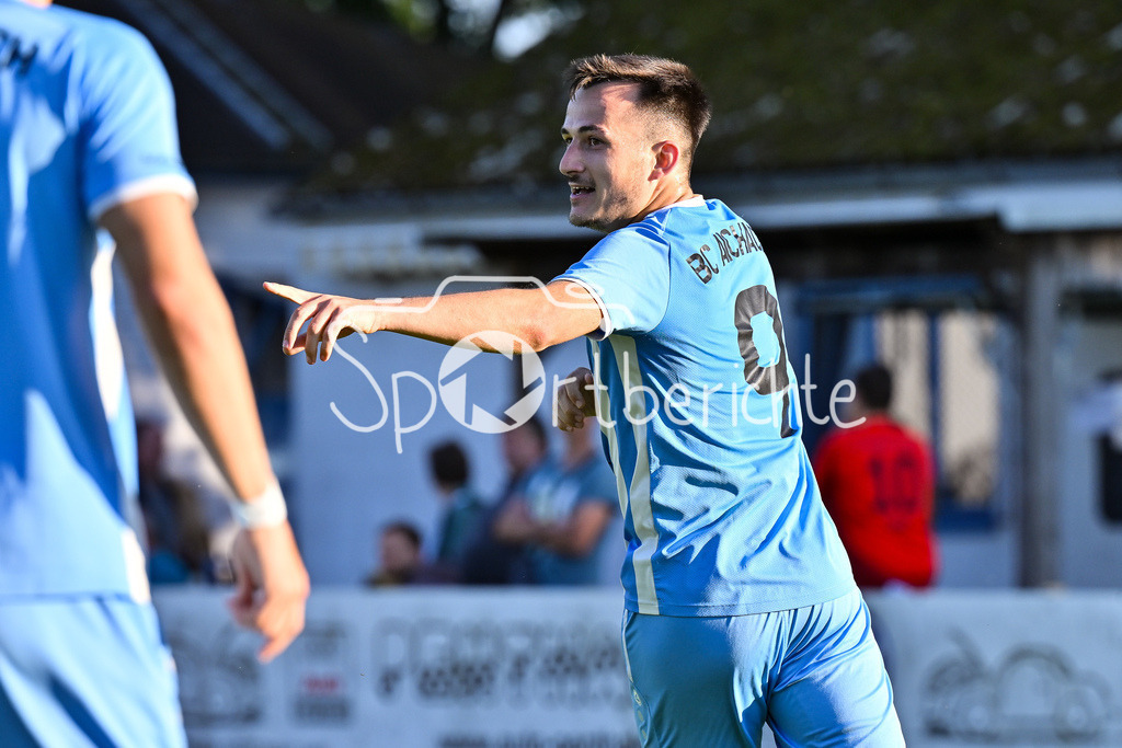 BC Aichach - SC Griesbeckerzell | Jubel nach 3-0 / Aichach 9 / Markus WEHREN