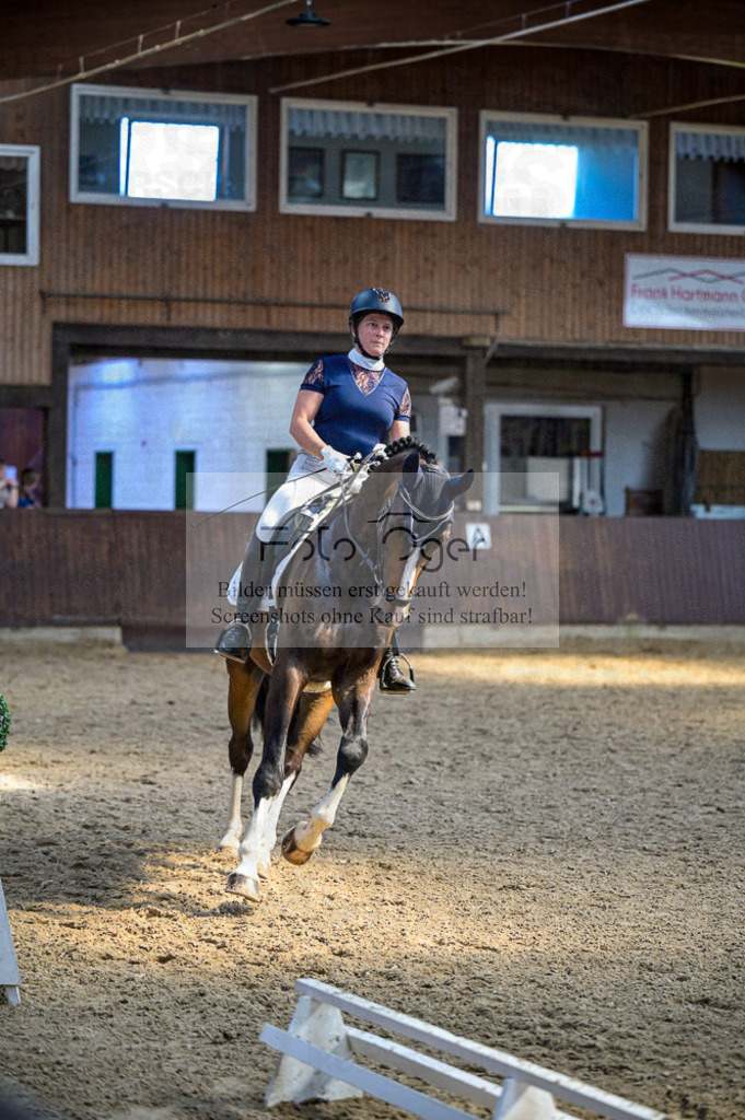 Reitturnier Voxtrup | Entdecke hochwertige Reitturnierfotos von Foto Oger. Professionell, emotional und authentisch – jetzt Lieblingsmomente im Shop bestellen.Deutschlandweite Turnierfotografie. - Realisiert mit Pictrs.com