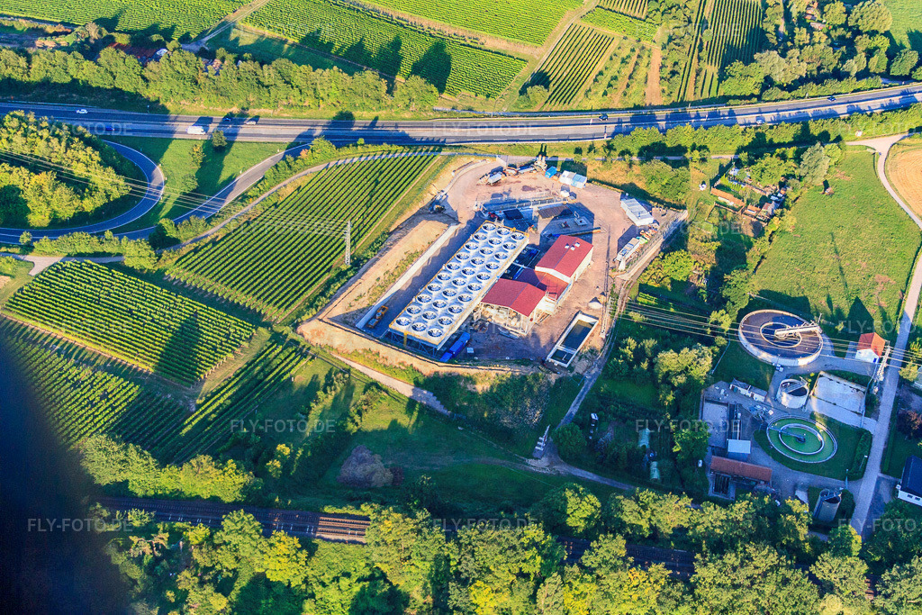 Geothermieanlage der Pfalzwerke geofuture GmbH bei Insheim an der A65 | Luftbild: Geothermieanlage der Pfalzwerke geofuture GmbH bei Insheim an der A65 in Insheim im Bundesland Rheinland-Pfalz in Deutschland. Foto: IMG_51050.jpg vom 22.07.2012 durch Werner Riehm/FLY-FOTO.de - Realisiert mit Pictrs.com