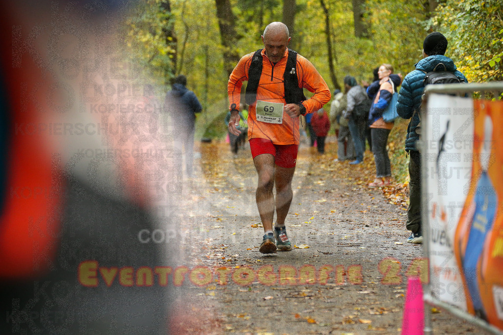 251026_1324_EX1_3383 | Sportfotografie im Rhein-Sieg Kreis, Köln, Bonn, NRW, Rheinland Pfalz, Hessen, etc. Unser Tätigkeitsfeld umfasst den Laufsport vom Volkslauf über den Marathon, Duathlon, Triathon bis zum Ultralauf wie Kölnpfad Ultra oder Schindertrail.