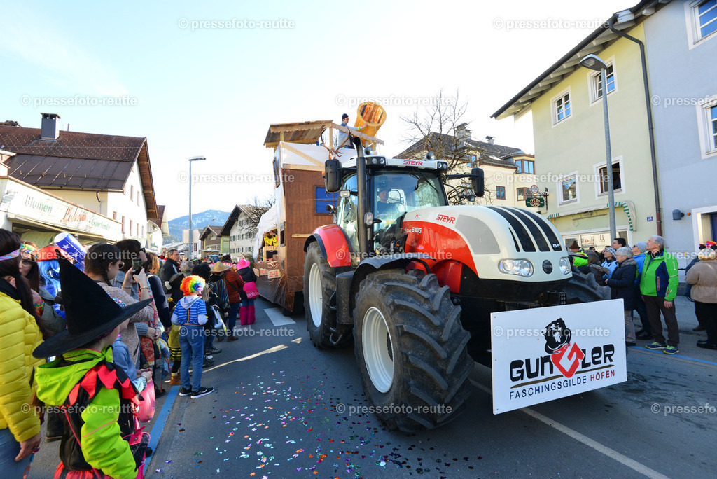 news-2023-Feb16-Unsinniger_Fasching_Reutte-nik-WTV_7396 | Info aus dem Bezirk Reutte/Ausserfern Tirol sowie eine umfangreiche Bilddatenbank über die gesamte Region: Lechtal, Talkessel Reutte, Tannheimertal, Zwischentoren. Lech, Plansee, Zugspitze, Grenztunnel, B179, Fernpassstraße, Verkehr, Lawinen, Tradition, - Realisiert mit Pictrs.com