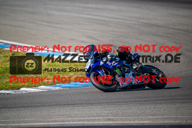 MaZZes_FotoMatrix_230410_4695 | ROT