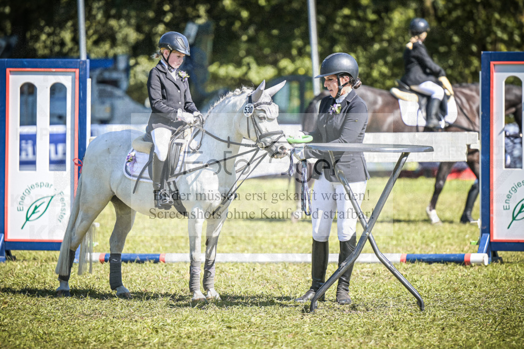 DOS_0323 | Entdecke hochwertige Reitturnierfotos von Foto Oger. Professionell, emotional und authentisch – jetzt Lieblingsmomente im Shop bestellen.Deutschlandweite Turnierfotografie. - Realisiert mit Pictrs.com