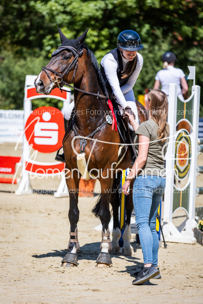 Donop24-L-Spr-058 | MomenTaufnahmen Pferdesportfotos