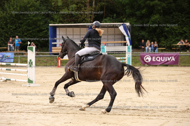 HG9A8495 | laurarinckfotografie - Realisiert mit Pictrs.com