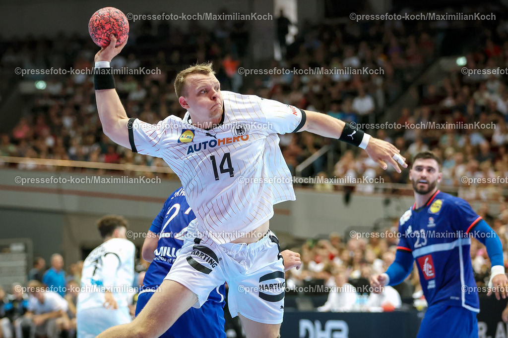 DHB13072402045 | 13.07.2024, Handball, Länderspiel Herren, Dortmund, Westfalenhalle, DHB, Olympia Vorbereitung, Deutschland - Frankreich: Justus Fischer (GER)