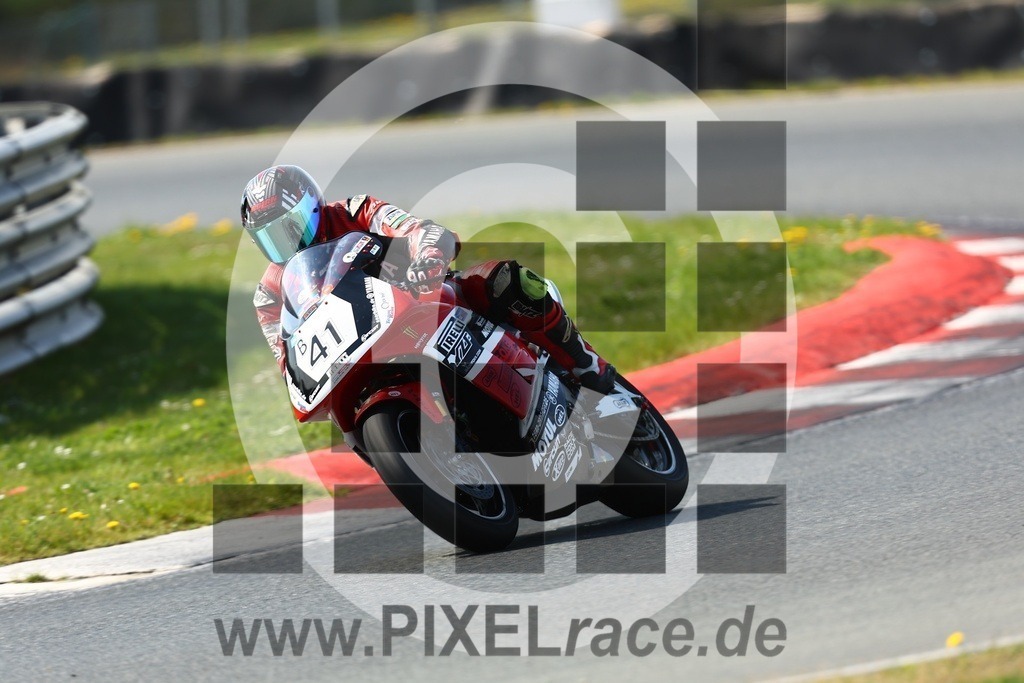0b41-20260418_01954 | Schöne Erinnerungen an spannende Momente - das festzuhalten ist unser Job. PIXELrace.de ist seit 2003 auf den Rennstrecken Europas unterwegs um die Action draußen beim Fahren und die wunderbare Stimmung imm Fahrerlager für euch einzufangen.